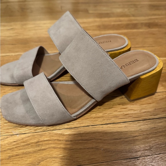 Bernardo leather Block Heel Sandals - Picture 3 of 5